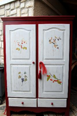relooking armoire,,armoire décorées sur commande, armoires recyclées, armoires relookées ,decor sur meuble, peinture décorative mobilier