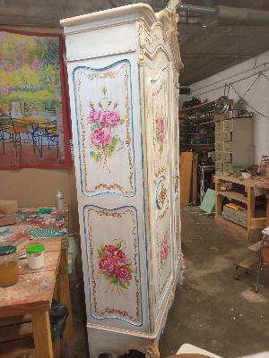  superbe armoire chin&eacute;e et r&eacute;alis&eacute;e sur commande pour chateau