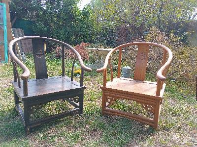 paire de fauteils fer a cheval asiatiques vintage, brocante, meubles occasion, objets et meubles vintage, &eacute;co design meubles, meubles peints  100% recycl&eacute;s , upcycling meubles et objets ,meubles relook&eacute;s, upcycling, tapisserie d'ameublement, d&eacute;cors peints, relooking de meubles , mobiliers seconde main ,upcycling  , &eacute;conomie circulaire, tapisserie d&rsquo;ameublement, r&eacute;paration de meubles, r&eacute;novation de meubles, , artisans d&rsquo;art  