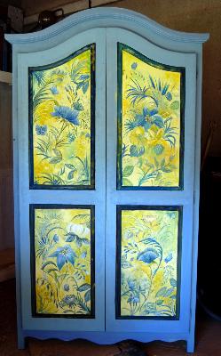 relooking armoire,,armoire décorées sur commande, armoires recyclées, armoires relookées ,decor sur meuble, peinture décorative mobilier